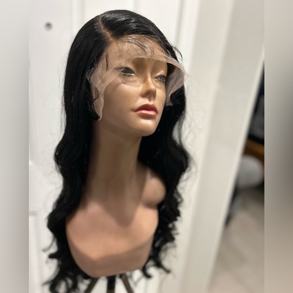 26" Beautiful Brazilian Body Wave Lace Front Wig-Big Holiday Hair! - Picture 6 of 11